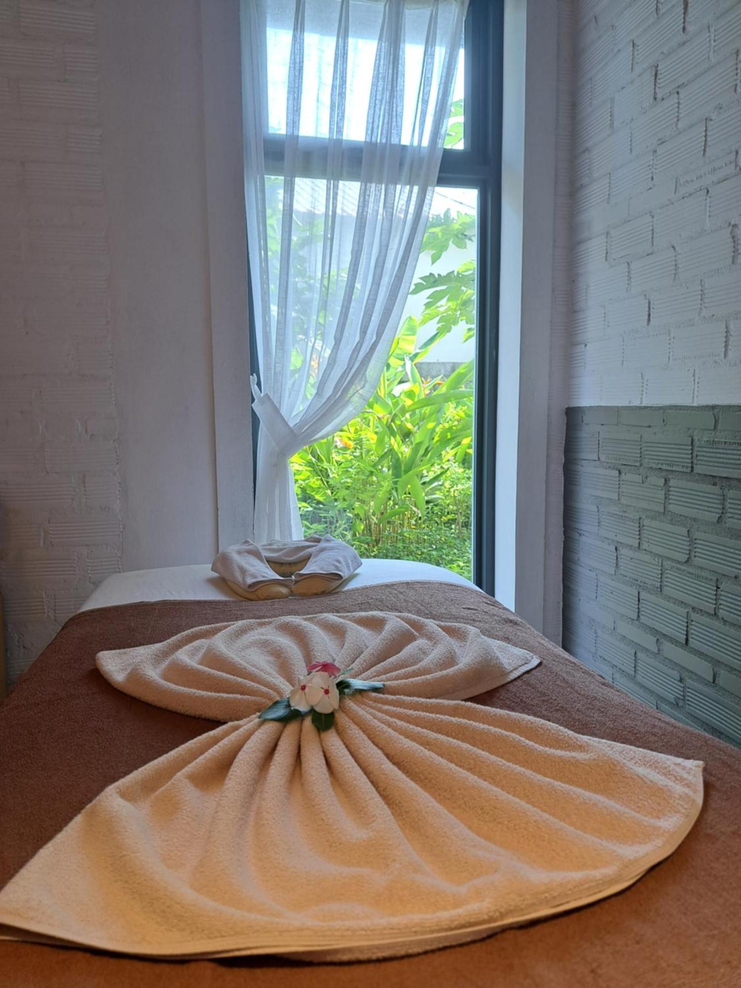 Golden Lotus Spa & Homestay Ap Thien Phuoc Esterno foto